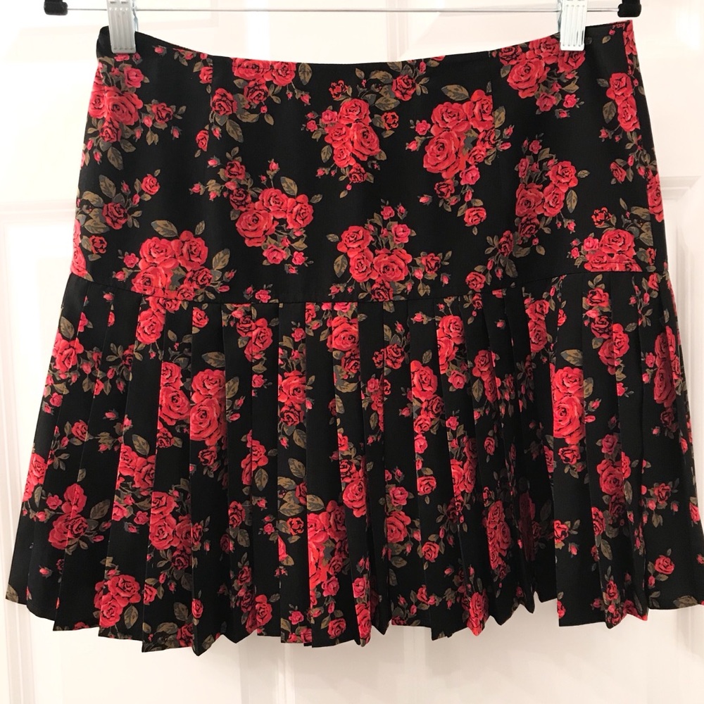 Hinge Floral Pleated Mini Skirt